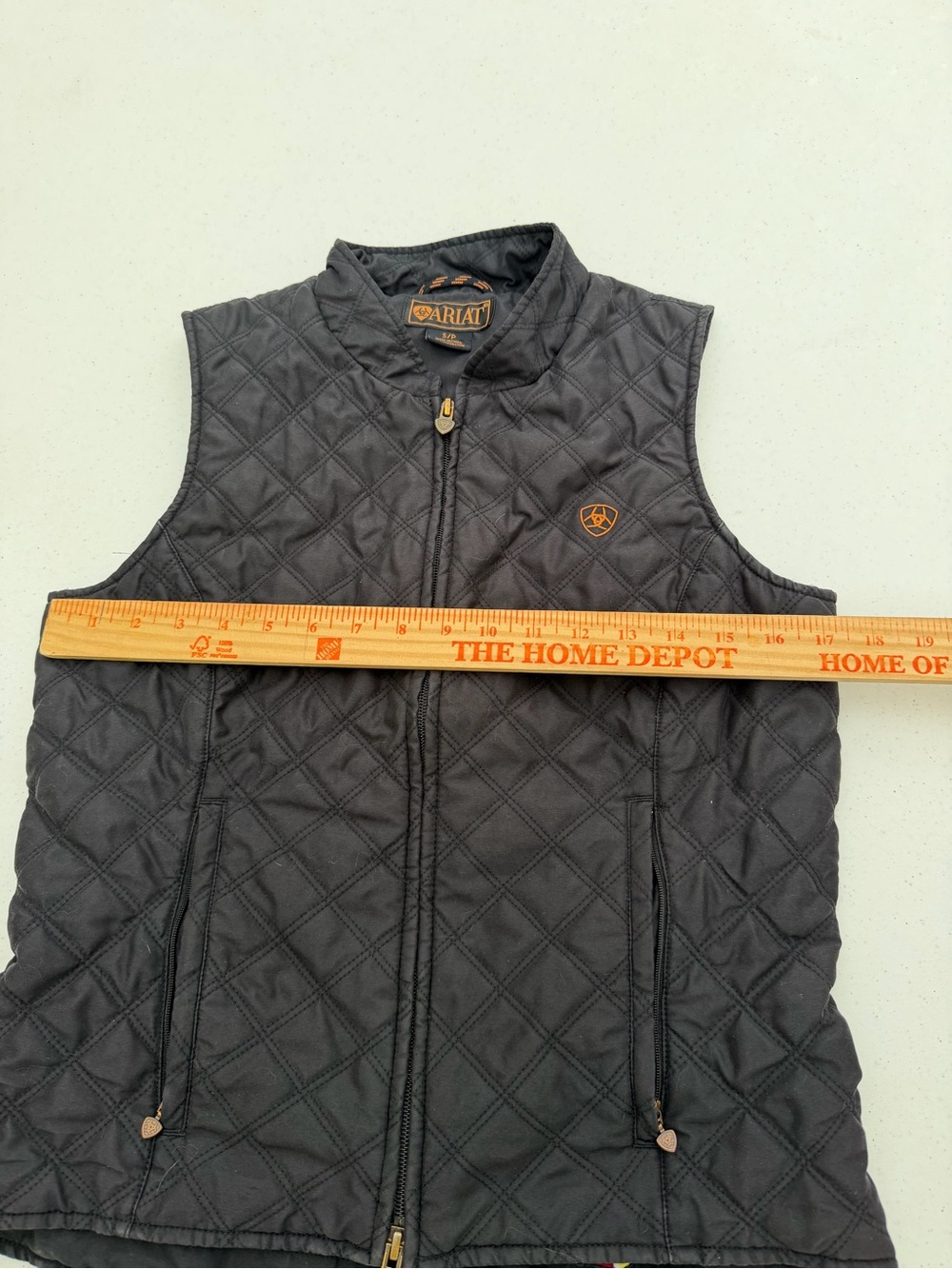 Ariat Black Quilted Sleeveless Vest with Logo - Picture 6 of 7